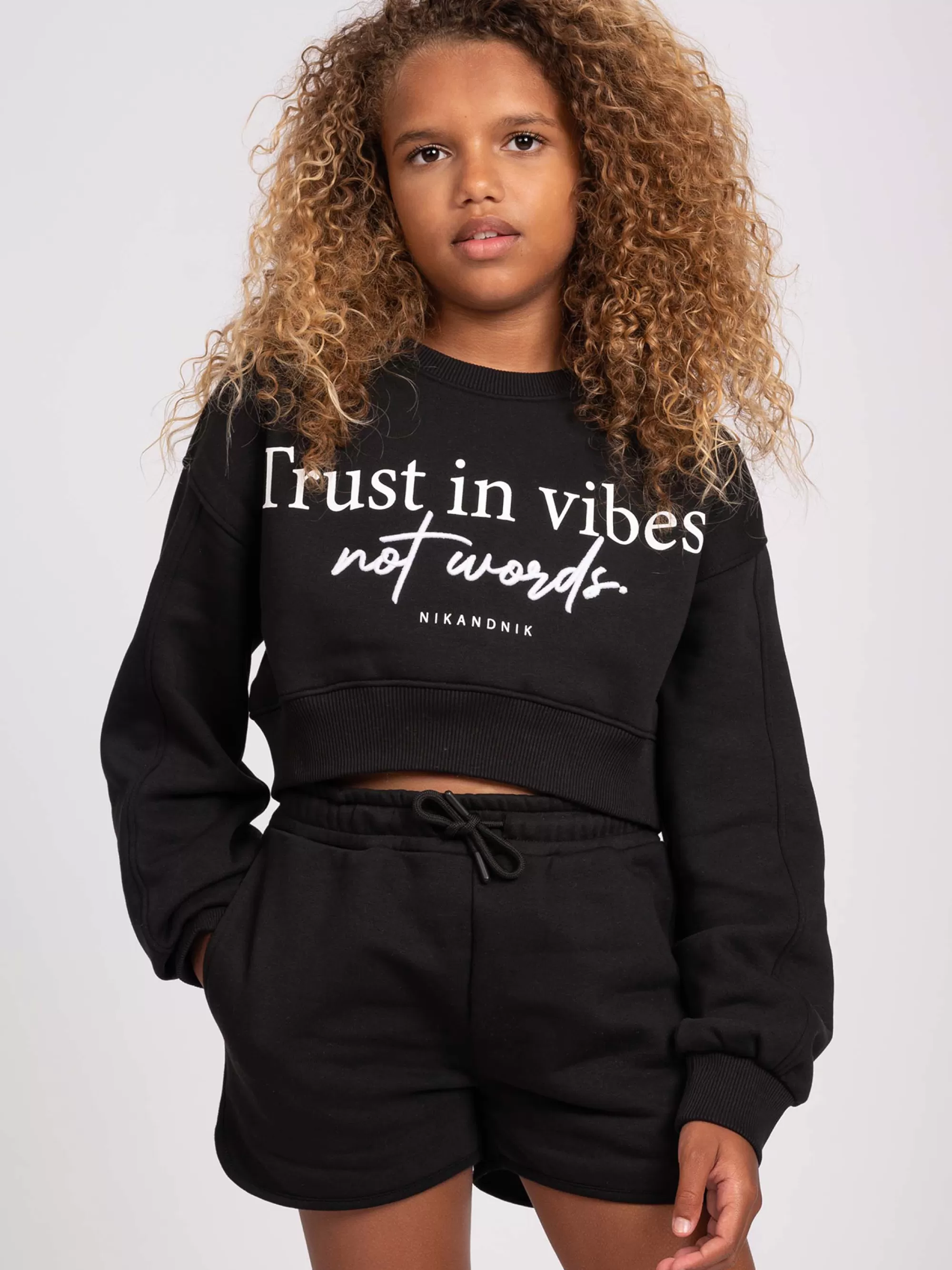 FIFTH HOUSE Sweaters & Cardigans-Cropped sweater with texts